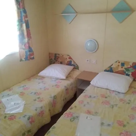 Camping La Vie مكان تخييم 3*